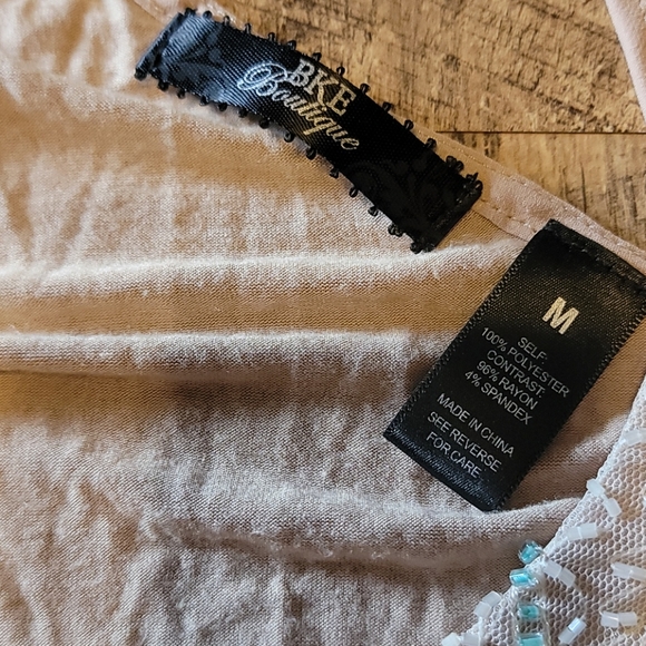 Beautiful beaded top - Picture 4 of 4